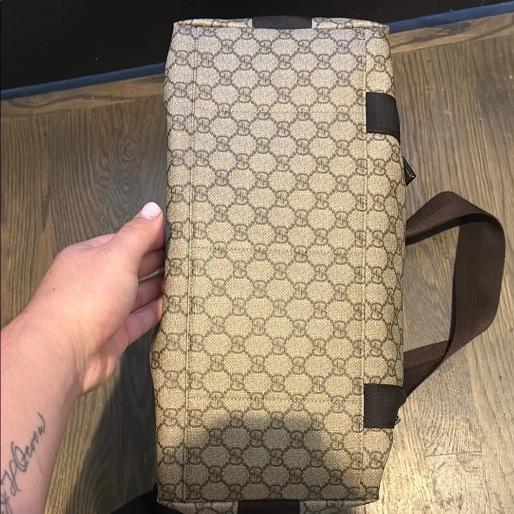 Designer Gucci diaper messenger Crossbody Bag gg leather canvas Italy
